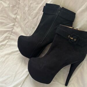 Black 🖤 Suede Platform Booties
